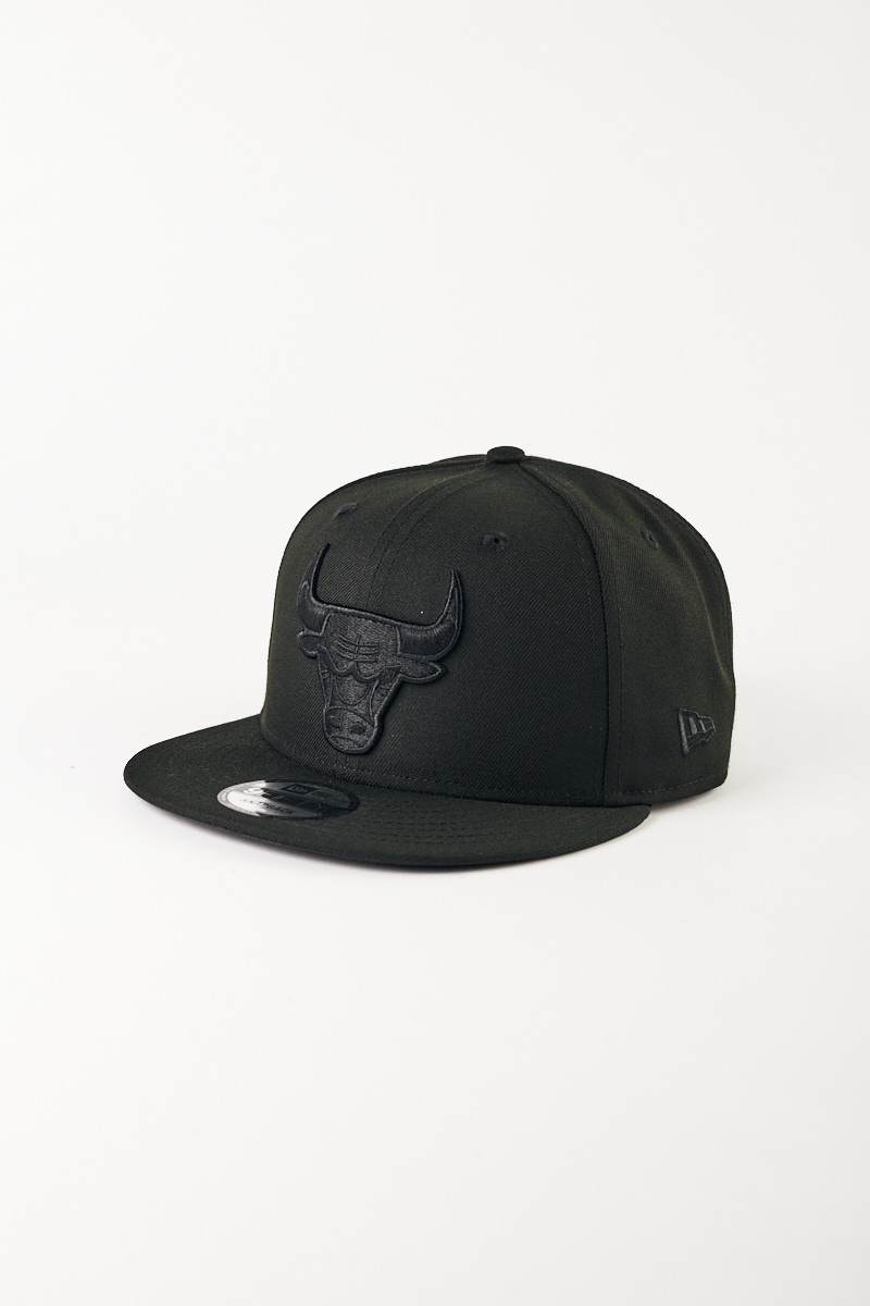 Black store bulls cap