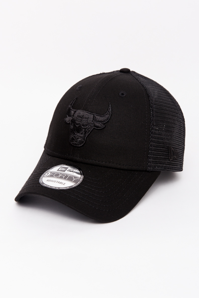 CHICAGO BULLS PITCH BLACK TRUCKER 9FORTY- BLACK ON BLACK | Stateside Sports