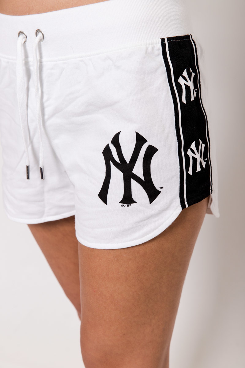 Women's Concepts Sport White New York Yankees Reel Pinstripe Sleep Shorts Size: Medium