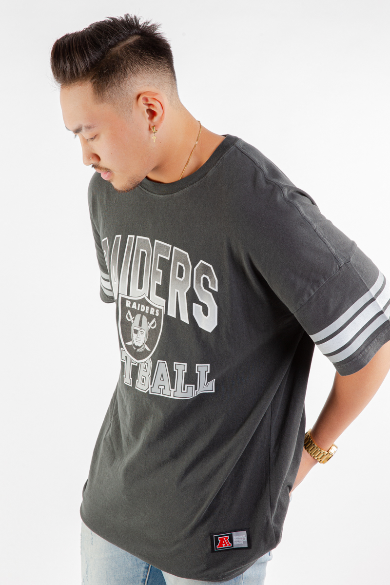 New Era Nfl Contrast Sleeve Oversized Oakland Raider T-shirt (blk)